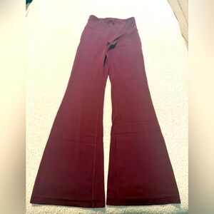 Lululemon Garnet Women’s Groove Nulu Super-High-Rise Flared Pant
